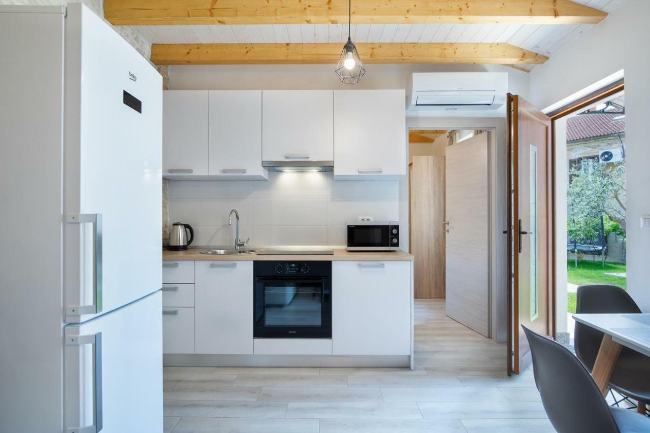 Apartments Leonardo&Mak Pula Exterior photo