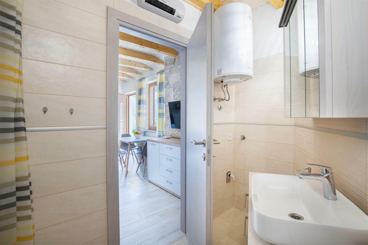 Apartments Leonardo&Mak Pula Exterior photo